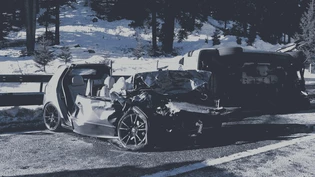 Frontalkollision: Auf der Autostrasse A13 sind zwei Autos frontal kollidiert, was ein Todesopfer forderte.