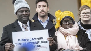 Opfer der in Gambia begangenen Taten hoffen auf eine Verurteilung. (KEYSTONE/Ti-Press/Pablo Gianinazzi)