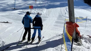 Weit weg von Tinder, Bumble und Co.: Das Skilift-Dating in Davos erfreut sich grosser Beliebtheit.
