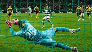YB-Keeper David von Ballmoos stoppte einen Penalty, doch das reichte nicht für die grosse Aufholjagd in Lissabon