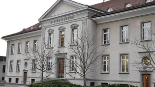 Ein 48-jähriger Schweizer war der Ansicht, dass staatliche Auflagen für ihn nicht gelten. Vor dem Bezirksgericht Bülach gab sich der frühere Staatsverweigerer aber geläutert. Heute wisse er, dass das nicht stimme. (Archivbild)