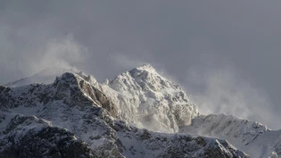 Starker Wind am Piz Lischana: Auf den Schweizer Bergspitzen wurden am Freitag Böen von bis zu 190 km/h gemessen.