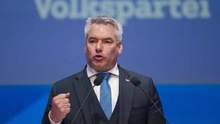 Karl Nehammer, Bundeskanzler von Österreich, spricht auf dem EVP-Kongress. Foto: Andreea Alexandru/AP/dpa