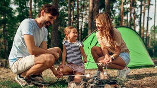 Raus aus den vier Wänden und rein in die Natur: Gemeinsames Grillieren ist ein schönes Abenteuer von Jung bis Alt.