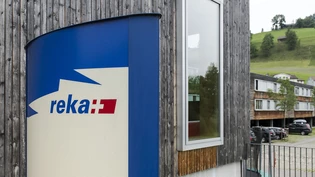 Nach fast 60 Jahren im Umlauf gibt die Reka ab 2026 keine gedruckten Reka-Checks mehr heraus. Stattdessen gibt es eine digitale Bezahlkarte. (Archivbild)