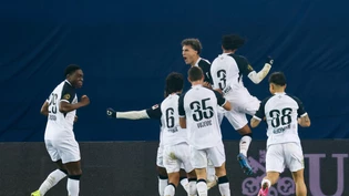 Der FC Zürich bejubelt den einzigen Treffer in der Partie gegen die Grasshoppers.