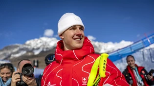 Franjo von Allmen nach dem Sieg in der Olympia-Abfahrt von Bormio