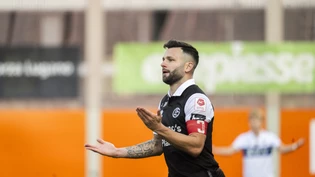 Renato Steffen gelingt ein seltenes Kopfballtor zum 1:0