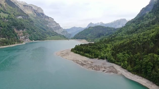 Hierhin soll die Reise künftig einfacher werden: Der Klöntalsee in Glarus.