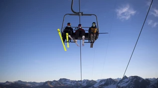 Gewohntes auf der Piste: Die Schutzmassnahmen im Wintersport sind dieselben wie im Tal.