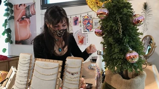 Medea Laim bei ihrer Arbeit im Pop-up-Shop.