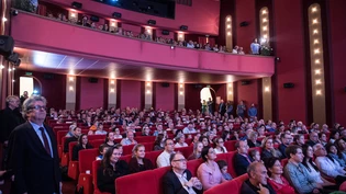Die Schweizer Kinobranche hat auch im zweiten Pandemiejahr kräftig unter den Massnahmen gelitten. Eine Besserung ist aber in Sicht.