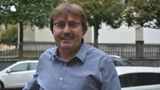 Bei der Situation der Working Poor beide Seiten beachten: Nach Andreas Zehnder kann man eine hohe Anzahl von Personen, die trotz Arbeitsstelle auf Sozialhilfe angewiesen sind, auch positiv sehen. 