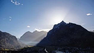 Martinisommer im Glarnerland: Der November 2022 war im Glarnerland viel zu warm. Schöne Stimmungen gab es trotzdem. 