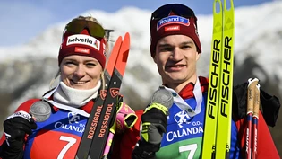 Strahlen um die Wette: Amy Baserga und Niklas Hartweg präsentieren ihre EM-Silbermedaillen.