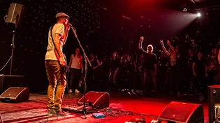 Ein Festival mit diversen Stilrichtungen: Das Calanda Spring Festival bietet eine Nacht voller Livemusik, bei der zu Fuss von Bar zu Bar geschlendert werden kann. 