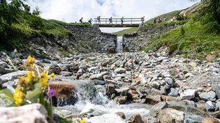 Den Sommer geniessen: Graubünden bietet Touristinnen und Touristen auch diesen Sommer wieder Entspannung inmitten einer wundervollen Naturkulisse.