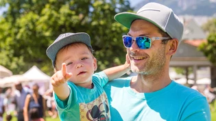 Für die ganze Familie: Junge und alte Gäste geniessen die Zeit während des Kinderspieltags.