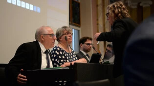 Gespräch auf dem Podium: Hansjörg Dürst, Regula Keller und Gaby Meier (rechts) unterhalten sich. 