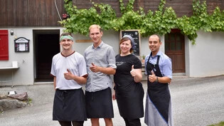 Zufriedene Gesichter: Das neue Team des «Uschenriet» bietet ab Juli auch warme Küche an. 