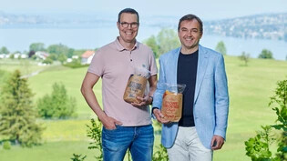 Tapetenwechsel: Christoph Gsell (links) und Jacques Bossart möchten mit ihren zwei Firmen ins Glarnerland ziehen.