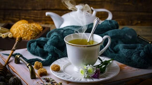 Heissgetränk: Bereits im antiken China schrieb man dem Tee stimulierende, heilende und wohltuende Eigenschaften zu.