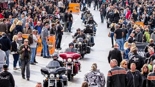 Immer ein Hingucker: Bei den Treffen von Harley-Davidson-Fans sorgen die Motorrad-Umzüge jeweils für grosses Aufsehen. 