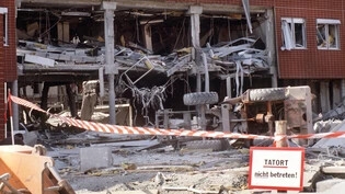 Der letzte Anschlag der RAF; 1993 sprengen die Linksterroristen ein grosses Loch in den Gefängnisneubau im hessischen Weiterstadt.