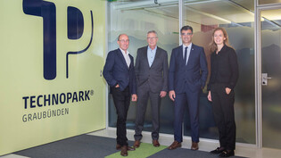 Eröffneten den Technopark in Landquart: Eugen Arpagaus, Magnus Tuor (Vertreter Technopark Liechtenstein), Marcus Caduff und Sabine Monauni (von links).
