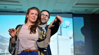 «Ich schenk dir den Himmel»: Jan (Dietmar Horcicka) lässt Irina (Katrin Ingendoh) auf Wolke sieben schweben, bevor er sie in den Abgrund reisst.