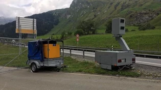Stein des Anstosses: ein Blitzer, der mittels Diesel-Generator mit Strom versorgt wird.
