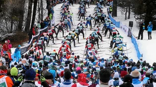 Auf dem Weg durch die Engadiner Talsohle .