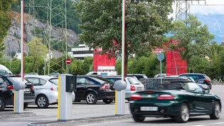 Keine Ausnahmen mehr: Auf dem Parkplatz der Churer Oberen Au soll die allgemeine Gebührenpflicht eingeführt werden.