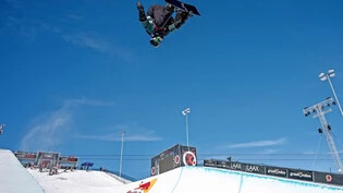 Hauptprobe am Laax Open: Der Zürcher Snowboarder David Hablützel möchte an den Olympischen Spielen hoch hinaus.