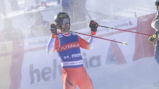 Erfolgreiche Premiere: Alex Fiva jubelt in St. Moritz, WM-Ort 2025. 