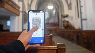 Finden sich mehr als 50 Personen gleichzeitig in der Kirche ein, braucht es ein Zertifikat. Dafür kann die Maske dann in der Tasche bleiben.
