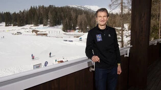 Rückzug ins zweite Glied: «Mister Biathlon» Michael Hartweg verfolgt in Lantsch/Lenz das Geschehen auf dem Balkon der Biathlon-Arena. 