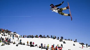Riesige Freude: Die 18-jährige Snowboarderin Bianca Gisler aus Scuol ist für die Olympischen Spiele in Peking selektioniert.