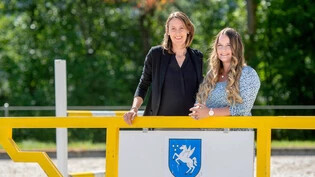 Neues Gesicht, neue Ideen: Laura Wipf (rechts) löst Sarah Cappellin als OK-Präsidentin des Herbstspringens in Maienfeld ab. 