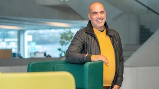 Posiert in Chur im Medienhaus: Im Dezember verbrachte der Malanser Jan Lori, der ein Kinderhilfswerk in Afrika betreibt, nach dreieinhalb Jahren wieder einige Tage in seiner Heimat. 