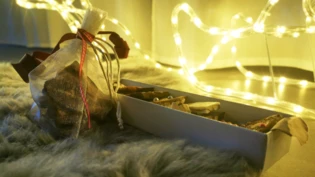 Geschenk und Leckerei in einem: «Bruch-Schoggi» ist einfach herzustellen und eine tolle Geschenkidee.