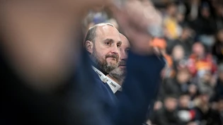 Kein Grund zum Lachen: Christian Wohlwend ist per sofort nicht mehr Trainer des HC Davos. Kein Grund zum Lachen: Christian Wohlwend ist per sofort nicht mehr Trainer des HC Davos.