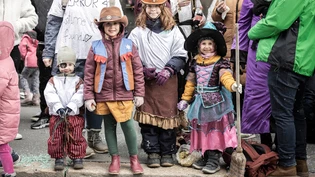 Klein übt sich, wer ein Meister werden will: Fynn, Mara, Clara und Mely (von links) werden bestimmt einmal richtige Fasnächtler.