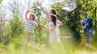 Spass für die ganze Familie: Unsere Ideen für sommerliche Aktivitäten eignen sich für Jung und Alt.