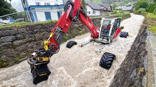 Damit sich das Wasser nicht staut: Aus dem Bösbächibach müssen mehrere 100 Tonnen Gesteinsmaterial ausgebaggert werden.
