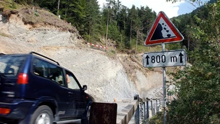 Steinschlag auf der Berninastrasse: Eine Lagebegutachtung läuft.
