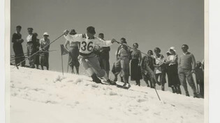 Pionierleistung: 1930 stürzte sich dieser Teilnehmer des Diavolezza Gletscherrennens ins Tal und half dabei, eine Tradition zu begründen.
