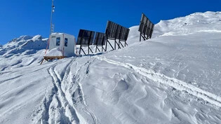 Es bleibt bei der Testanlage: An den Hängen der Val Nandro soll gemäss dem Willen des Sursetter Stimmvolks kein alpines Solarkraftwerk entstehen.