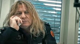 Leo Leoni als Glarner Kantonspolizist: Die Rockband Gotthard möchte sich mit dem Song «Mayday» bei den Einsatzkräften bedanken, die immer bereit sind, auf jeden Alarm zu reagieren.