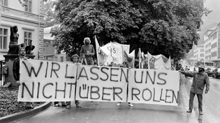 1994: Die SP Graubünden sammelt Unterschriften für die eidgenössische Volksinitiative zum Schutze des Alpengebietes vor dem Transitverkehr. 1994: Die SP Graubünden sammelt Unterschriften für die eidgenössische Volksinitiative zum Schutze des Alpengebietes vor dem Transitverkehr.